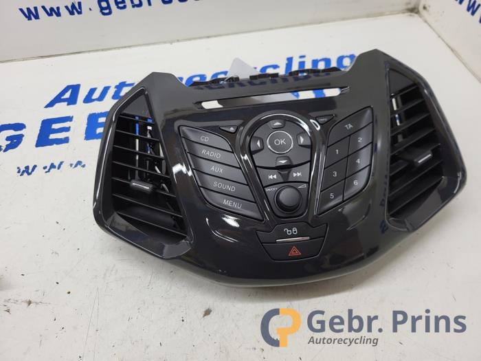Używane Panel obslugi radia Ford EcoSport (JK8) 1.5 Ti-VCT 16V Cena € 75,00 Procedura marży oferowane przez Autorec. Gebr. Prins b.v.