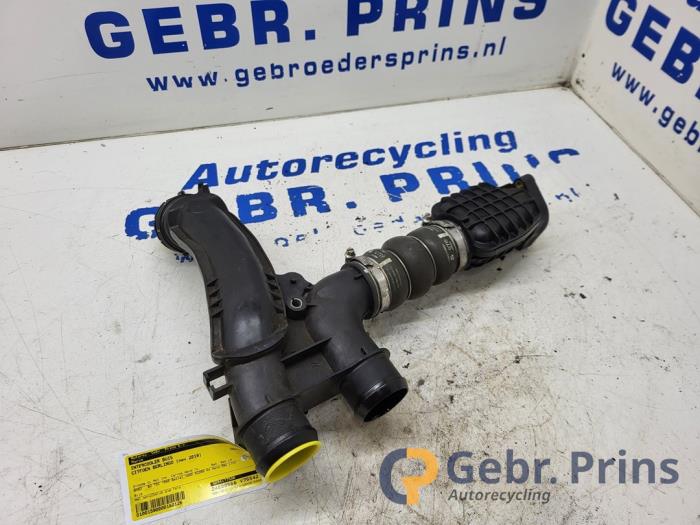 Gebrauchte Intercooler Rohr Citroen Berlingo 1.6 BlueHDI 75 Preis € 30,25 Mit Mehrwertsteuer angeboten von Autorec. Gebr. Prins b.v.