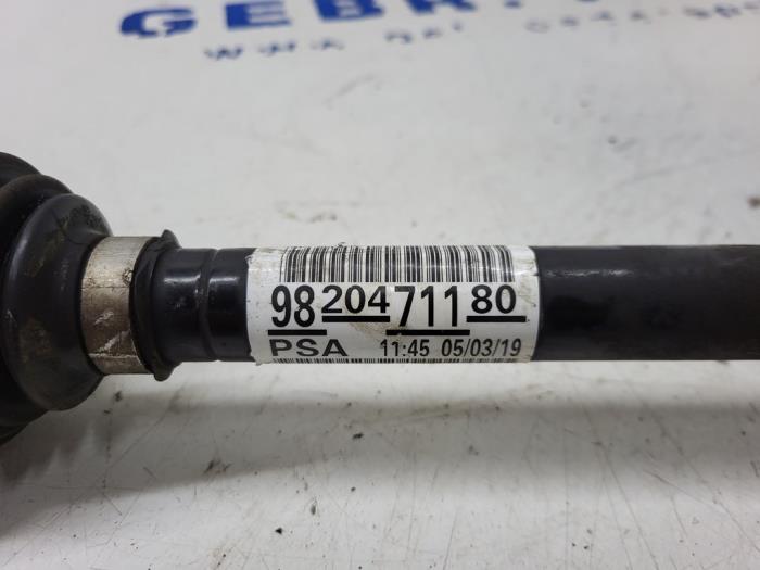 Front drive shaft, right from a Citroën Berlingo 1.6 BlueHDI 75 2019
