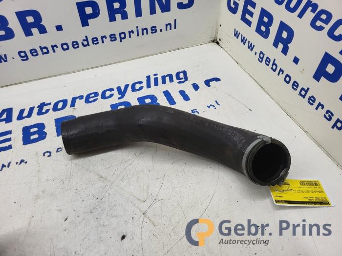 Gebrauchte Intercooler Schlauch Volvo XC90 I 2.4 D5 20V Preis € 20,00 Margenregelung angeboten von Autorec. Gebr. Prins b.v.