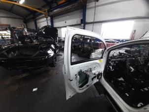 Używane Drzwi lewe przednie wersja 4-drzwiowa Toyota Aygo (B40) 1.0 12V VVT-i Cena € 100,00 Procedura marży oferowane przez Autorec. Gebr. Prins b.v.