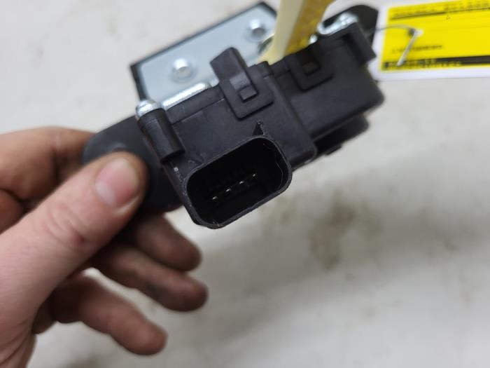 Tailgate lock mechanism from a Kia Picanto (JA) 1.0 12V 2019