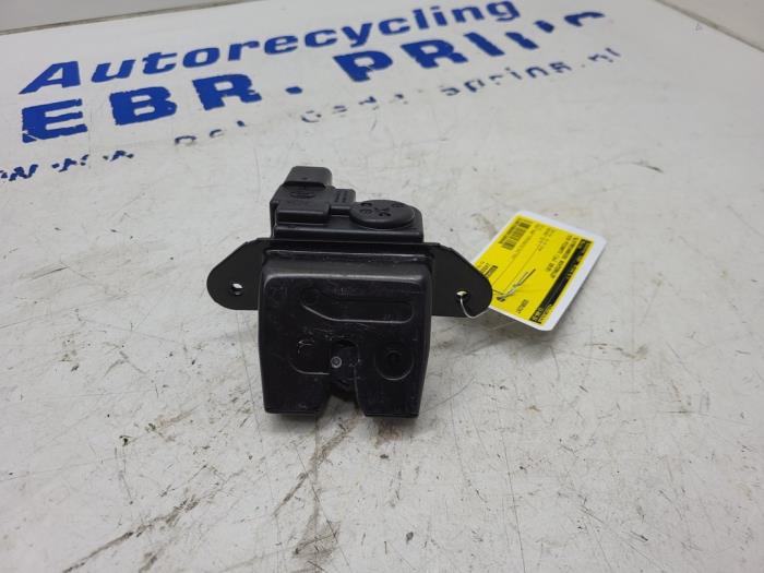 Tailgate lock mechanism from a Kia Picanto (JA) 1.0 12V 2019