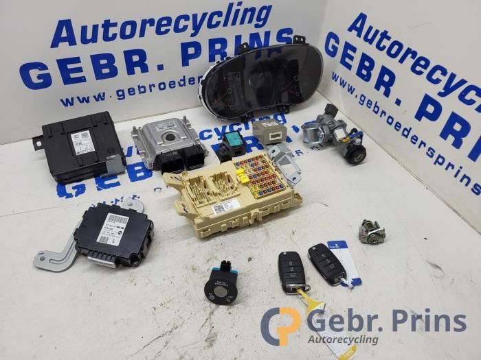 Used Ignition lock + computer Kia Picanto (JA) 1.0 12V Price € 200,00 Margin scheme offered by Autorec. Gebr. Prins b.v.