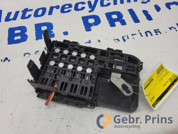 Begagnade Säkringsbox Opel Corsa D 1.3 CDTi 16V ecoFLEX Pris € 25,00 Marginaltabell erbjuds av Autorec. Gebr. Prins b.v.