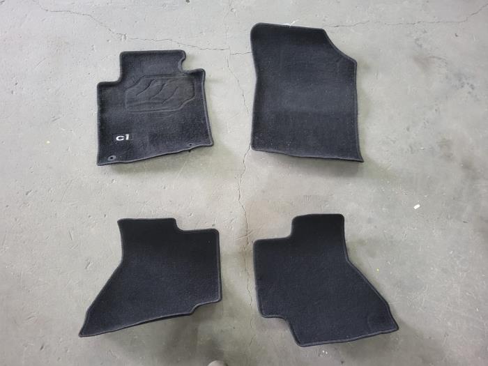 Set of mats from a Citroën C1 1.0 12V 2014