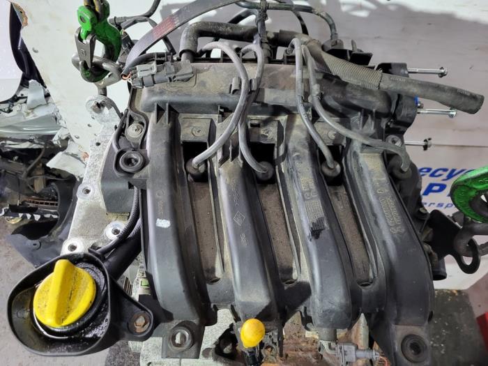 Motor de un Renault Twingo II (CN) 1.2 16V 2011
