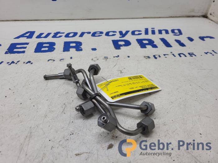 Begagnade Bränsleledning Mercedes B (W247) 2.0 B-200d Pris € 60,00 Marginaltabell erbjuds av Autorec. Gebr. Prins b.v.