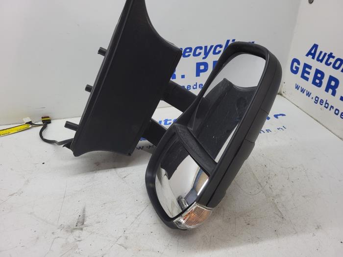 Wing mirror, right from a Iveco New Daily VI 35C17, 35S17, 40C17, 50C17, 65C17, 70C17 2015