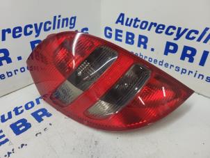 Używane Tylne swiatlo pozycyjne lewe Mercedes A (W169) 1.5 A-150 5-Drs. Cena € 40,00 Procedura marży oferowane przez Autorec. Gebr. Prins b.v.