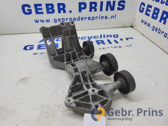 Usados Tensor correa múltiple Mercedes A (W169) 1.5 A-150 5-Drs. Precio € 30,00 Norma de margen ofrecido por Autorec. Gebr. Prins b.v.