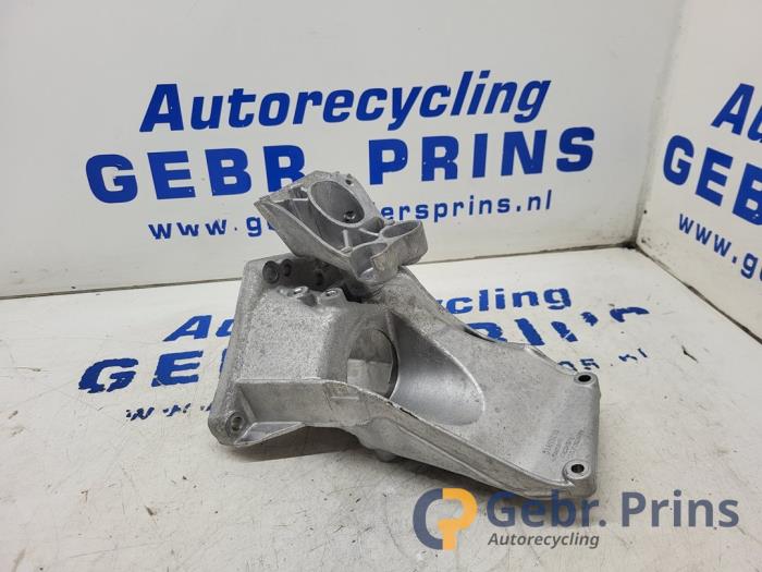 Used Engine mount Volvo V60 II (ZW) 2.0 B3 16V Mild Hybrid Price € 40,00 Margin scheme offered by Autorec. Gebr. Prins b.v.