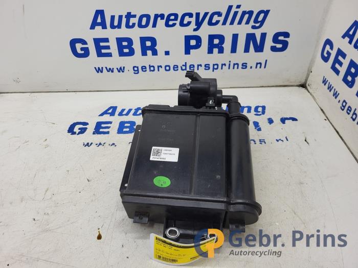 Begagnade Kolfilter Volvo V60 II (ZW) 2.0 B3 16V Mild Hybrid Pris € 50,00 Marginaltabell erbjuds av Autorec. Gebr. Prins b.v.