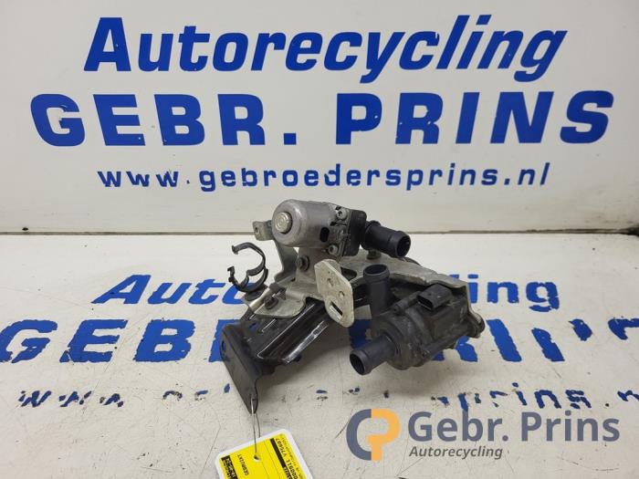 Begagnade Extra vattenpump Volvo V60 II (ZW) 2.0 B3 16V Mild Hybrid Pris € 75,00 Marginaltabell erbjuds av Autorec. Gebr. Prins b.v.