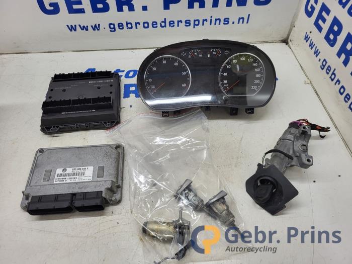 Ignition lock + computer Volkswagen Polo IV (9N1/2/3), 2001 / 2012 1.2, Hatchback, Petrol, 1.198cc, 40kW (54pk), FWD, AWY; BMD, 2002-01 / 2007-05, 9N1; 3 (Used)
