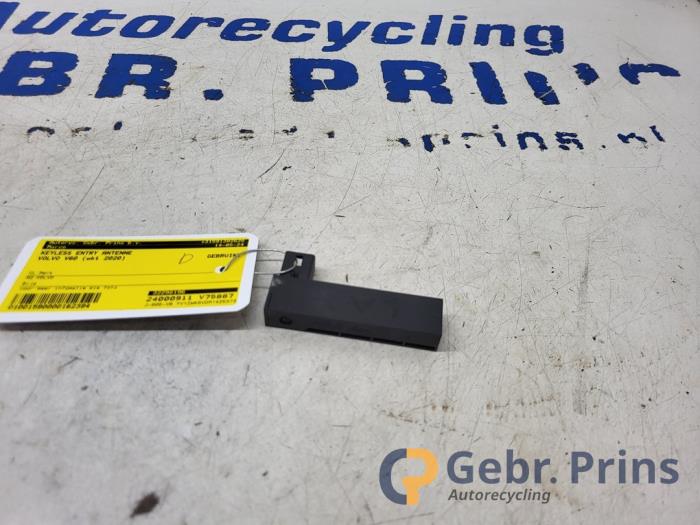 Używane Keyless Entry-Antena Volvo V60 II (ZW) 2.0 B3 16V Mild Hybrid Cena € 20,00 Procedura marży oferowane przez Autorec. Gebr. Prins b.v.