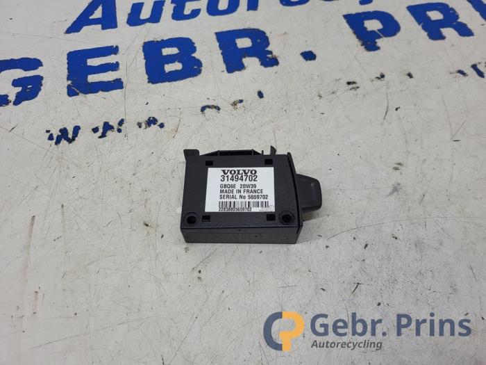 Gebrauchte Kartenleser SD Volvo V60 II (ZW) 2.0 B3 16V Mild Hybrid Preis € 50,00 Margenregelung angeboten von Autorec. Gebr. Prins b.v.