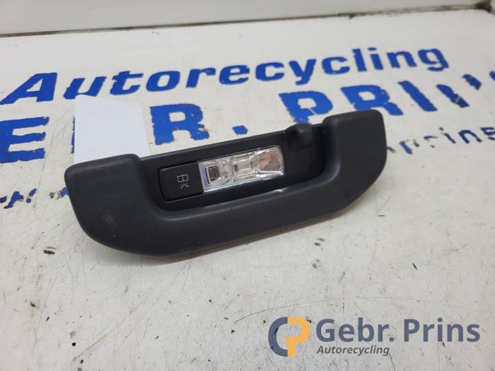 Gebrauchte Handgriff Mercedes B (W247) 2.0 B-200d Preis € 20,00 Margenregelung angeboten von Autorec. Gebr. Prins b.v.