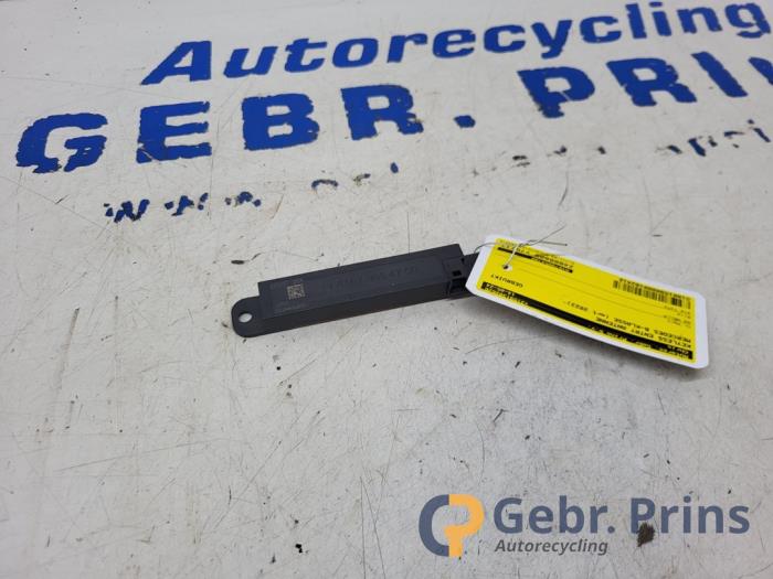 Używane Keyless Entry-Antena Mercedes B (W247) 2.0 B-200d Cena € 20,00 Procedura marży oferowane przez Autorec. Gebr. Prins b.v.