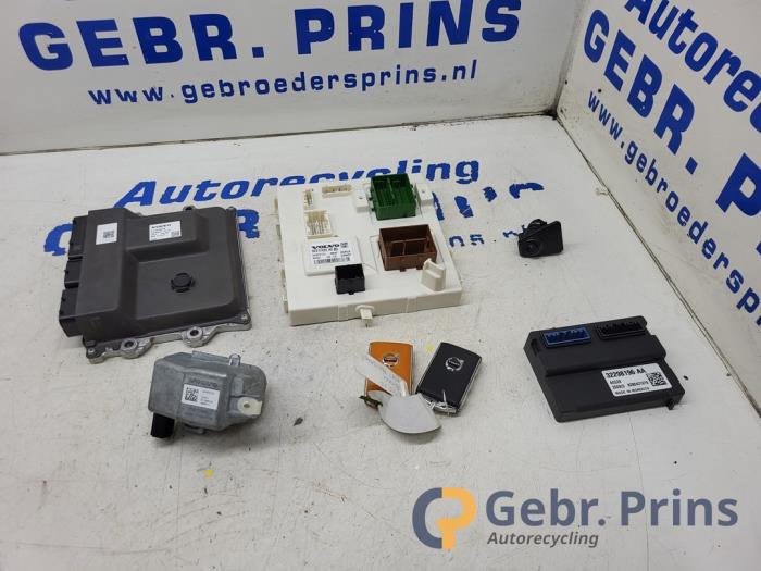 Used Ignition lock + computer Volvo V60 II (ZW) 2.0 B3 16V Mild Hybrid Price € 350,00 Margin scheme offered by Autorec. Gebr. Prins b.v.