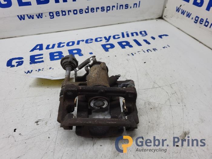 Gebrauchte Bremszange links hinten Opel Astra J Sports Tourer (PD8/PE8/PF8) 1.6 CDTI 16V Preis € 50,00 Margenregelung angeboten von Autorec. Gebr. Prins b.v.