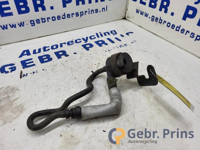 Usagé Pompe à eau Renault Scénic III (JZ) 1.4 16V TCe 130 Prix € 15,00 Règlement à la marge proposé par Autorec. Gebr. Prins b.v.