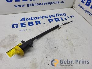 Ölmessstab van een Renault Scénic III (JZ) 1.4 16V TCe 130 2010