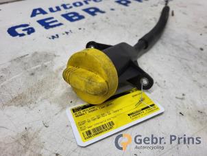 Ölmessstab van een Renault Scénic III (JZ) 1.4 16V TCe 130 2010