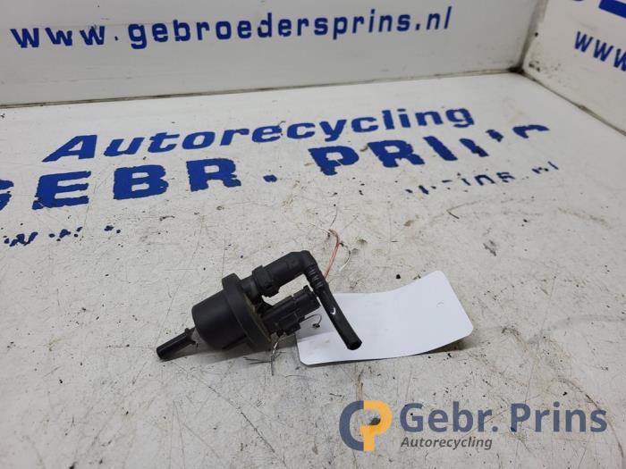 Begagnade Extra vattenpump Renault Scénic III (JZ) 1.4 16V TCe 130 Pris € 30,00 Marginaltabell erbjuds av Autorec. Gebr. Prins b.v.