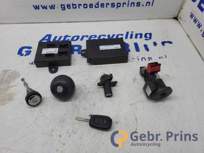 Used Ignition lock + computer Renault Twingo III (AH) 1.0 SCe 70 12V Price € 125,00 Margin scheme offered by Autorec. Gebr. Prins b.v.