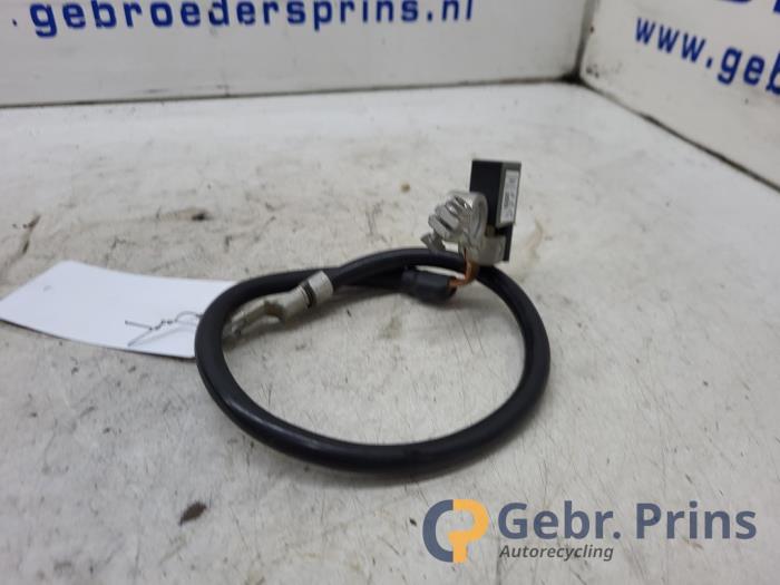 Używane Biegun akumulator Mercedes Sprinter 3t (906.61) 216 CDI 16V Cena € 24,20 Z VAT oferowane przez Autorec. Gebr. Prins b.v.