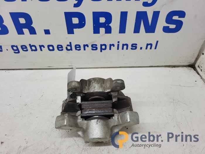 Gebrauchte Bremszange rechts hinten Volvo V70 (SW) 2.4 20V 170 Preis € 30,00 Margenregelung angeboten von Autorec. Gebr. Prins b.v.