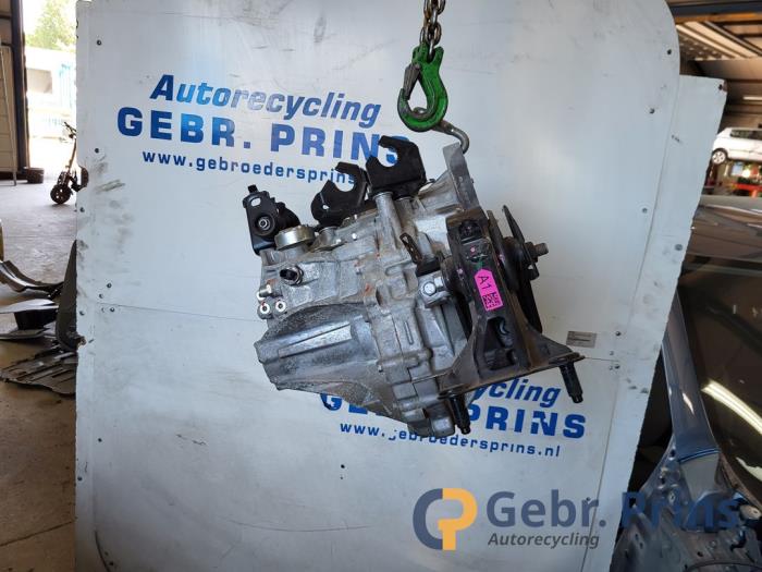 Getriebe van een Toyota Auris Touring Sports (E18) 1.2 T 16V 2018