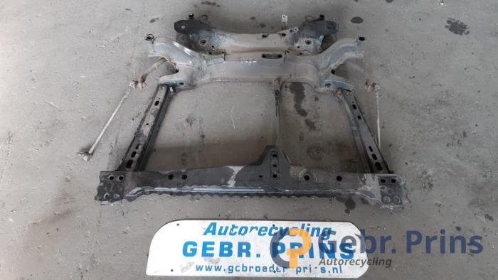 Used Subframe Toyota Auris Touring Sports (E18) 1.2 T 16V Price € 200,00 Margin scheme offered by Autorec. Gebr. Prins b.v.