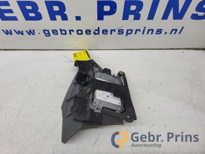 Begagnade Dödvinkelsensor Mazda 3 (BM/BN) 2.0 SkyActiv-G 16V Pris € 75,00 Marginaltabell erbjuds av Autorec. Gebr. Prins b.v.