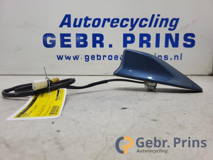 Używane Antena Toyota Auris Touring Sports (E18) 1.2 T 16V Cena € 30,00 Procedura marży oferowane przez Autorec. Gebr. Prins b.v.