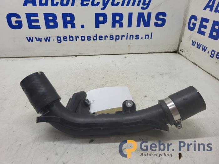 Gebrauchte Intercooler Rohr Toyota Auris Touring Sports (E18) 1.2 T 16V Preis € 30,00 Margenregelung angeboten von Autorec. Gebr. Prins b.v.