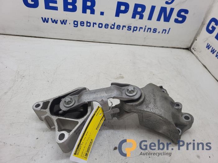 Used Engine mount Mercedes CLA Shooting Brake (117.9) 2.2 CLA-200 CDI, 200 d 16V Price € 20,00 Margin scheme offered by Autorec. Gebr. Prins b.v.