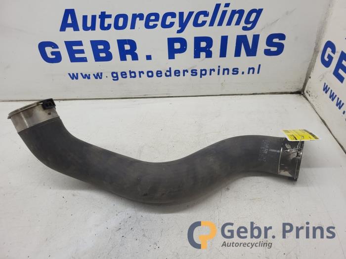 Gebrauchte Intercooler Schlauch Mercedes CLA Shooting Brake (117.9) 2.2 CLA-200 CDI, 200 d 16V Preis € 25,00 Margenregelung angeboten von Autorec. Gebr. Prins b.v.