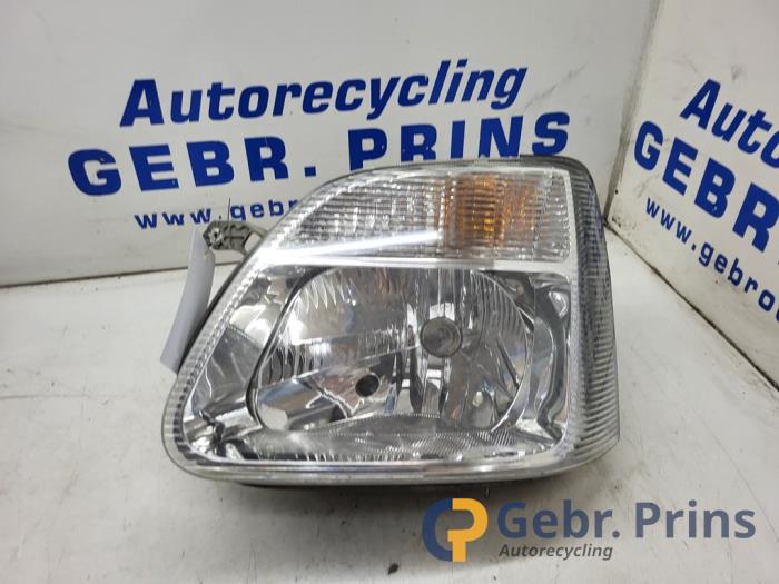 Używane Reflektor lewy Suzuki Wagon-R+ (RB) 1.3 16V VVT Cena € 25,00 Procedura marży oferowane przez Autorec. Gebr. Prins b.v.