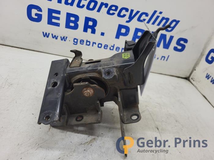 Gebrauchte Motorlager Toyota Yaris III (P13) 1.5 16V Hybrid Preis € 30,00 Margenregelung angeboten von Autorec. Gebr. Prins b.v.