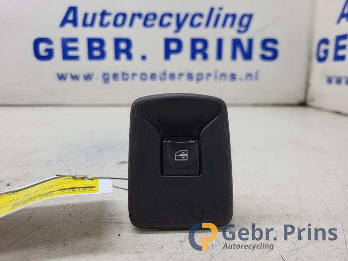 Usados Interruptor de ventanilla eléctrica Fiat Talento 2.0 EcoJet BiTurbo 145 Precio € 12,10 IVA incluido ofrecido por Autorec. Gebr. Prins b.v.