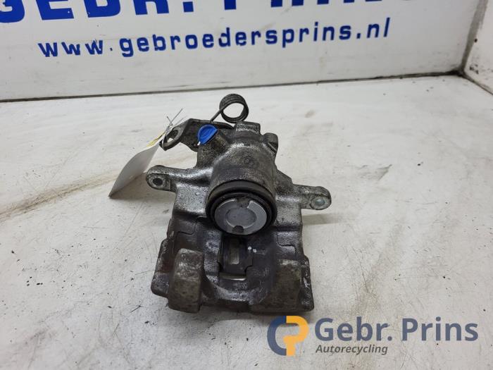 Gebrauchte Bremszange links hinten Volkswagen Sharan (7M8/M9/M6) 2.8 V6 24V Preis € 40,00 Margenregelung angeboten von Autorec. Gebr. Prins b.v.