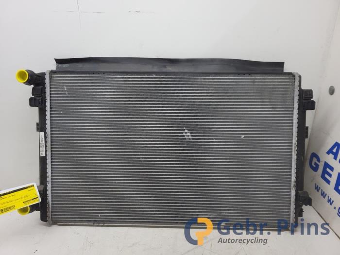 Usagé Radiateur Skoda Octavia Combi (5EAC) 1.6 TDI Greenline 16V Prix € 40,00 Règlement à la marge proposé par Autorec. Gebr. Prins b.v.