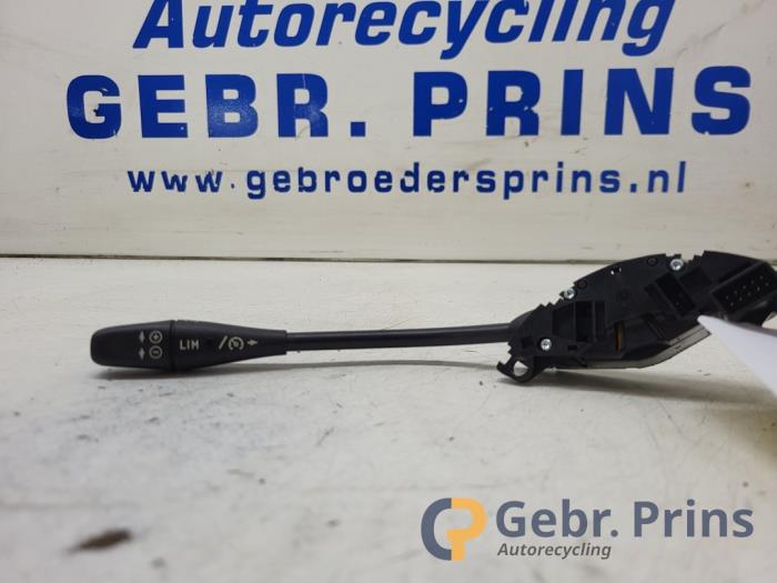 Usagé Commande régulateur de vitesse Mercedes C (W203) 2.2 C-200 CDI 16V Prix € 25,00 Règlement à la marge proposé par Autorec. Gebr. Prins b.v.