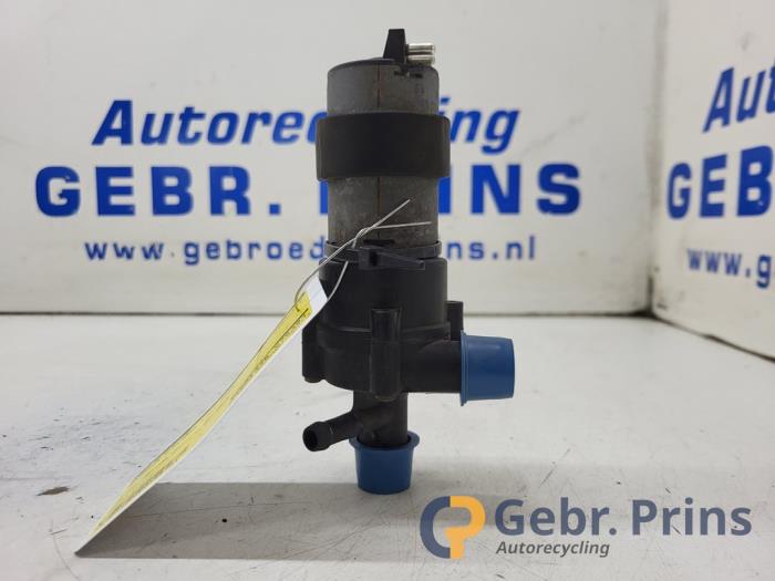 Begagnade Extra vattenpump Mercedes C (W203) 2.2 C-200 CDI 16V Pris € 25,00 Marginaltabell erbjuds av Autorec. Gebr. Prins b.v.