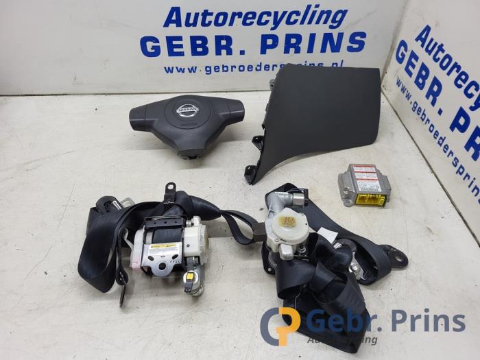 Begagnade Airbagset Nissan Pixo (D31S) 1.0 12V Pris € 300,00 Marginaltabell erbjuds av Autorec. Gebr. Prins b.v.