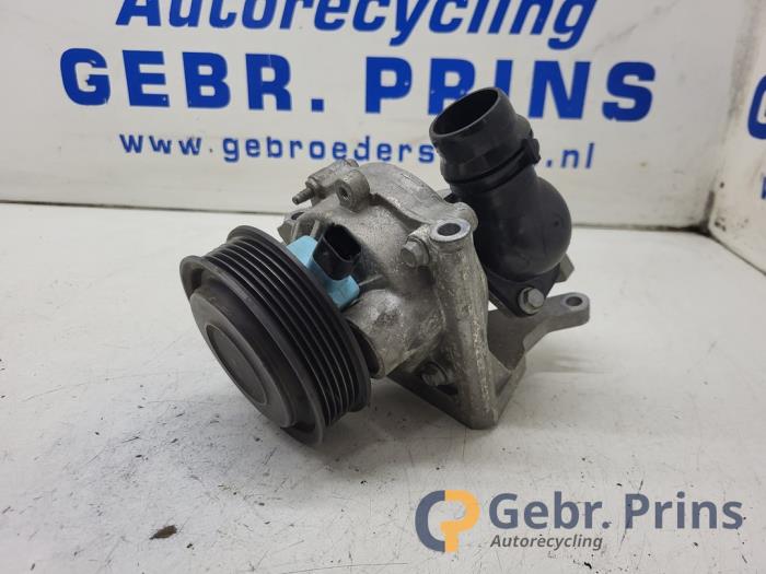 Begagnade Vattenpump Opel Astra K 1.6 CDTI 110 16V Pris € 75,00 Marginaltabell erbjuds av Autorec. Gebr. Prins b.v.