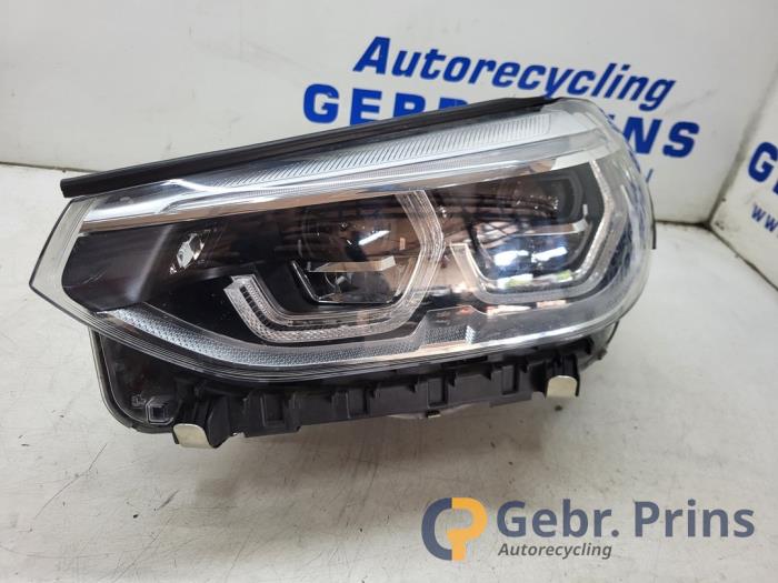 Używane Reflektor lewy BMW X4 (G02) M40i 3.0 TwinPower Turbo 24V Cena € 1.250,00 Procedura marży oferowane przez Autorec. Gebr. Prins b.v.