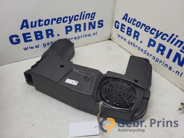 Begagnade Bashögtalare Audi A1 (8X1/8XK) 1.2 TFSI Pris € 50,00 Marginaltabell erbjuds av Autorec. Gebr. Prins b.v.